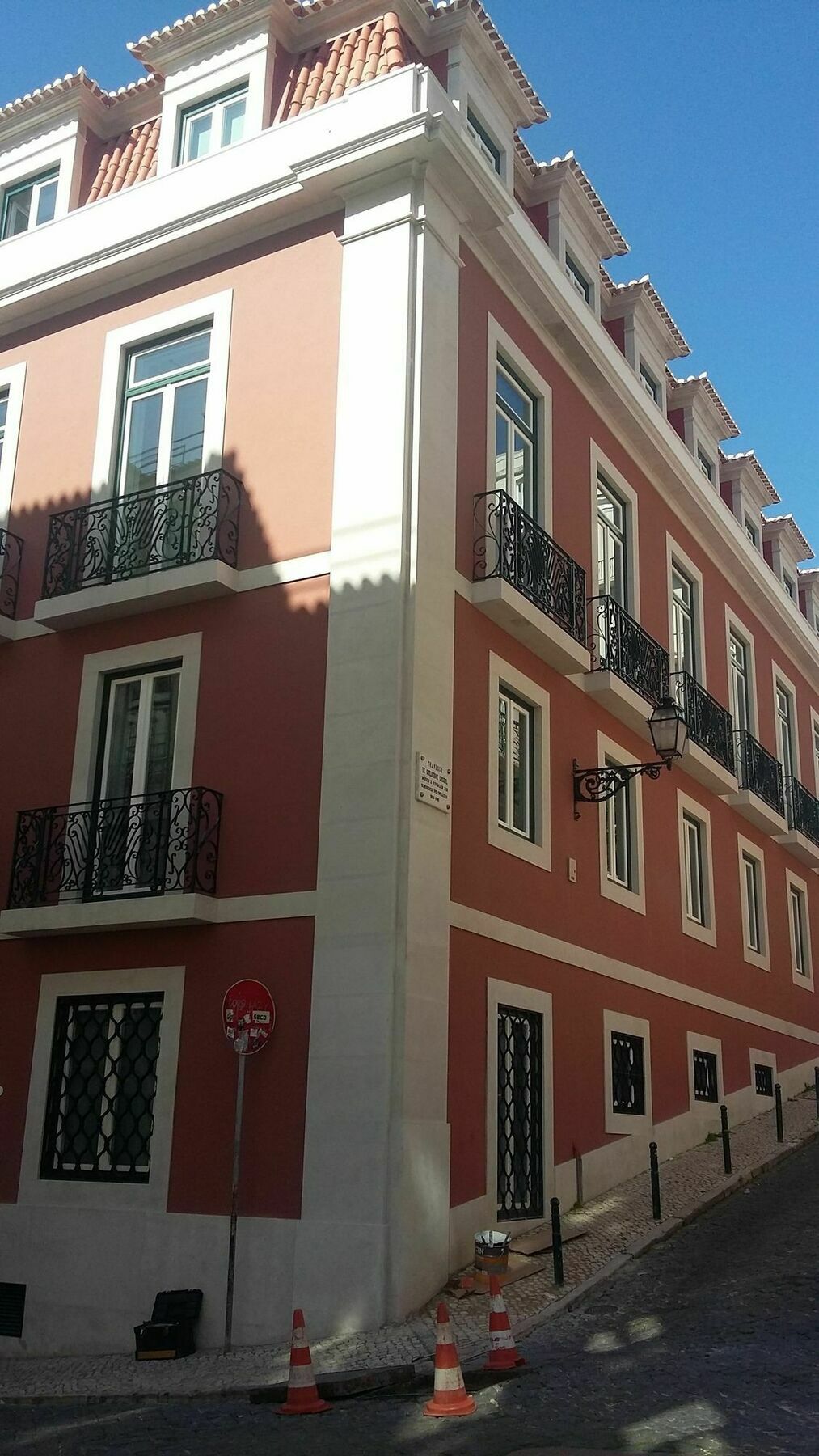 ลิสบอน เซอร์วิซ อพาร์ตเมนต์ - เชียโด เอเมนดา Apartment ภายนอก รูปภาพ