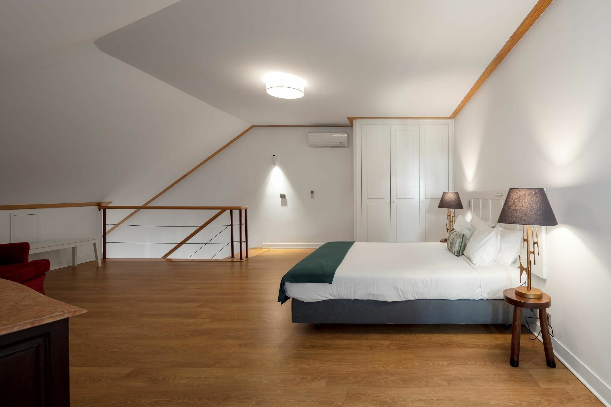 ลิสบอน เซอร์วิซ อพาร์ตเมนต์ - เชียโด เอเมนดา Apartment ภายนอก รูปภาพ